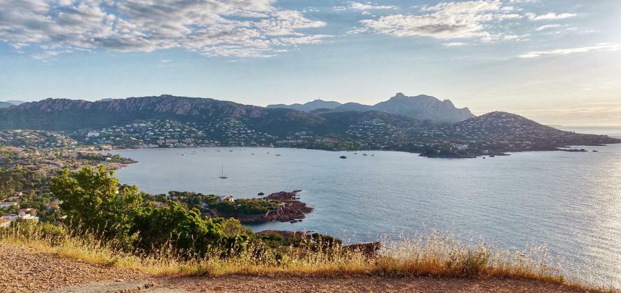 Plage A 3 Minutes A Pied Saint-Raphael  Bagian luar foto